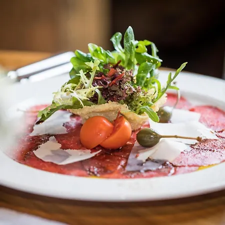 Alpenchalets Flachauer Gutshof フラッハウ