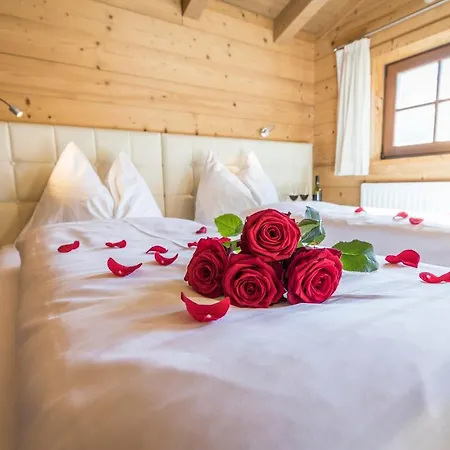 Alpenchalets Flachauer Gutshof * フラッハウ