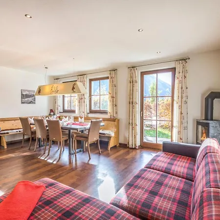 アパート Alpenchalets Flachauer Gutshof